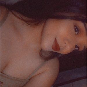 Welcome to my Poshmark closet! 💟